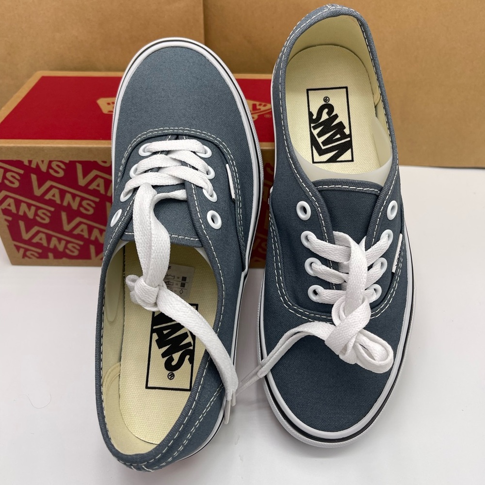 Vans WMNS Authentic
Color Theory Stormy Weather
VN000EGARV2 Sneakers - Picture 12 of 16